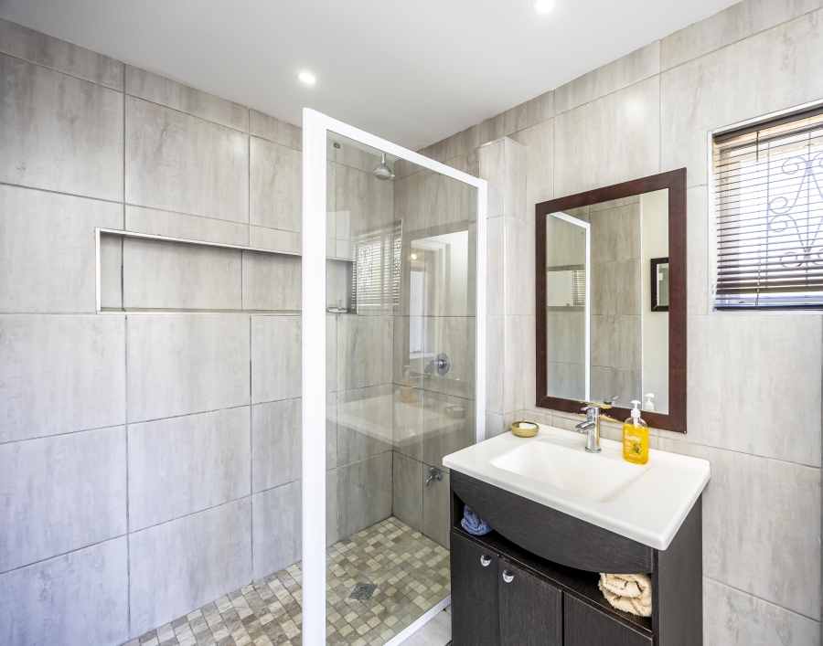 5 Bedroom Property for Sale in Vincent Eastern Cape